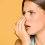 8 Cara Ampuh Menghilangkan Bau Mulut Saat Berpuasa
