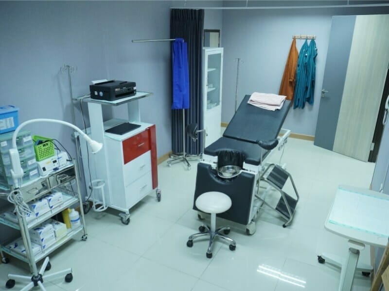 Ruang-Tindakan-Klinik-Pandawa-Jakarta.jpg